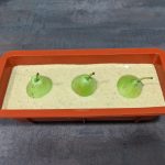 Masa para el bizcocho de peras antes de hornear